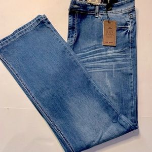 Woman’s Bootcut jeans size 15/16 NWT